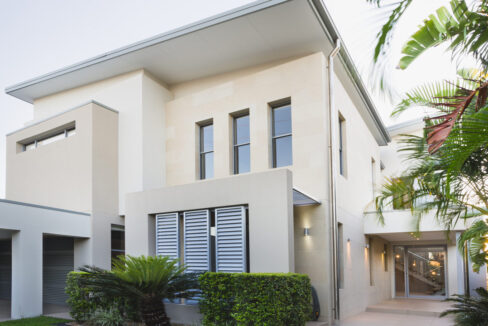 Sunny, Modern House The Cabin Hub