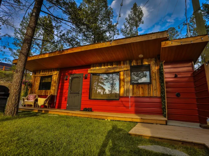 lil red cabin invermere