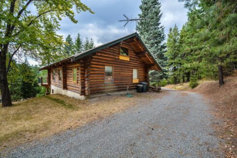 Rustic vs modern cabin which cabin rentals to choose