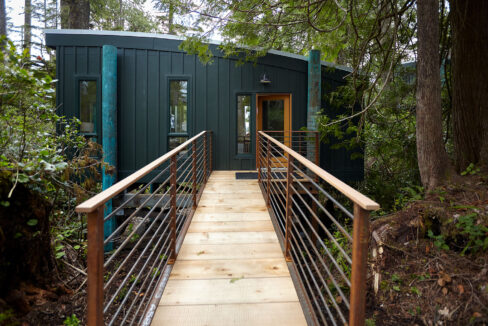 treehouse in tofino